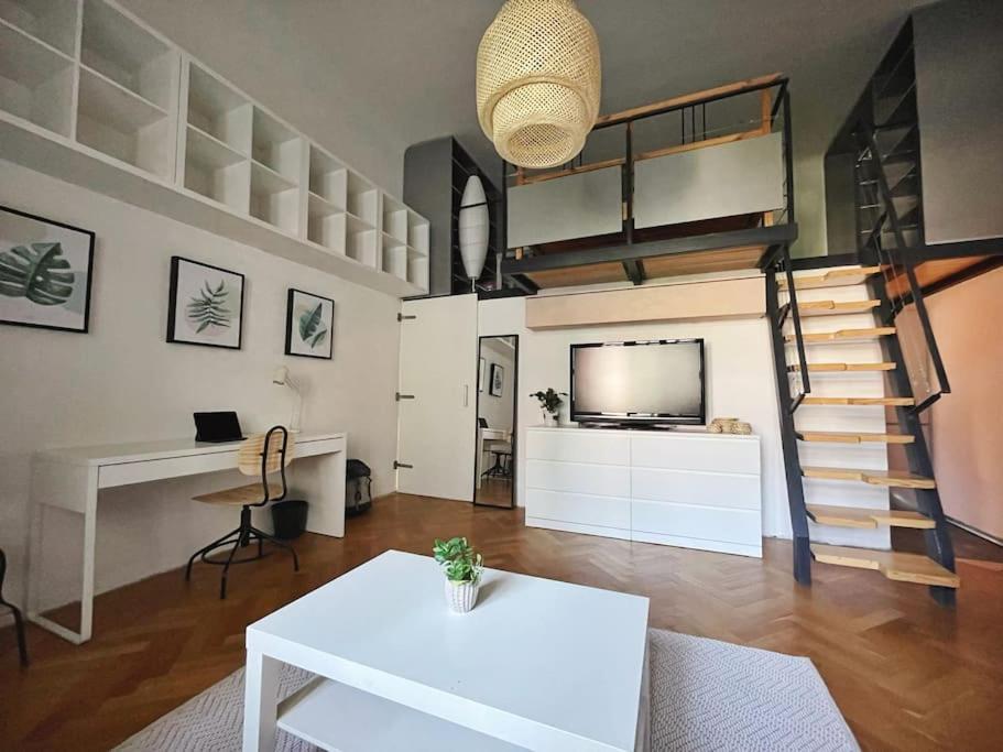Stefanka Apartment Old Town Bratislava Ngoại thất bức ảnh
