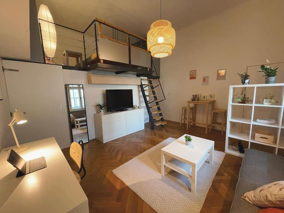 Stefanka Apartment Old Town Bratislava Ngoại thất bức ảnh